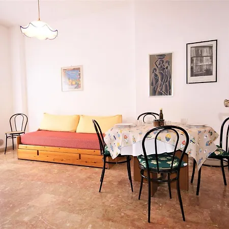 Kennedy 2 Apartment