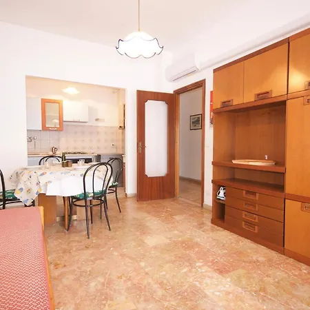 Kennedy 2 Apartment *